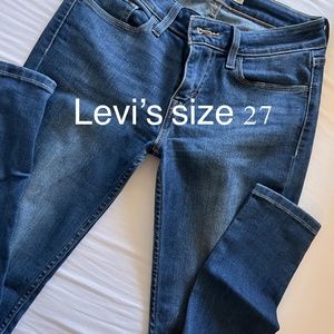 Levi jeans size 27